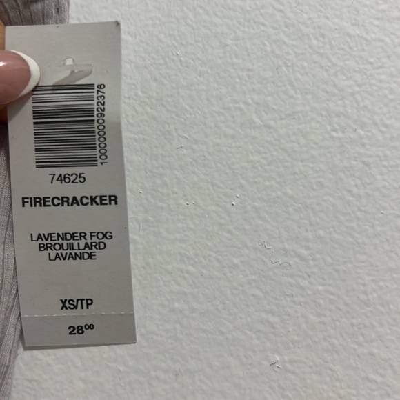 Aritzia Sunday Best Top - Picture 4 of 5